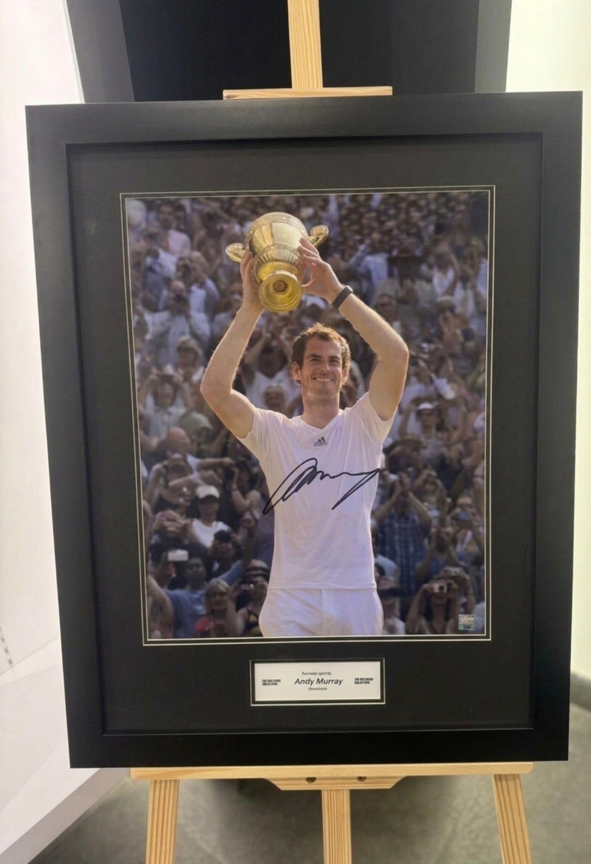 Andy Murray Signed 16×20 Image (Framed)