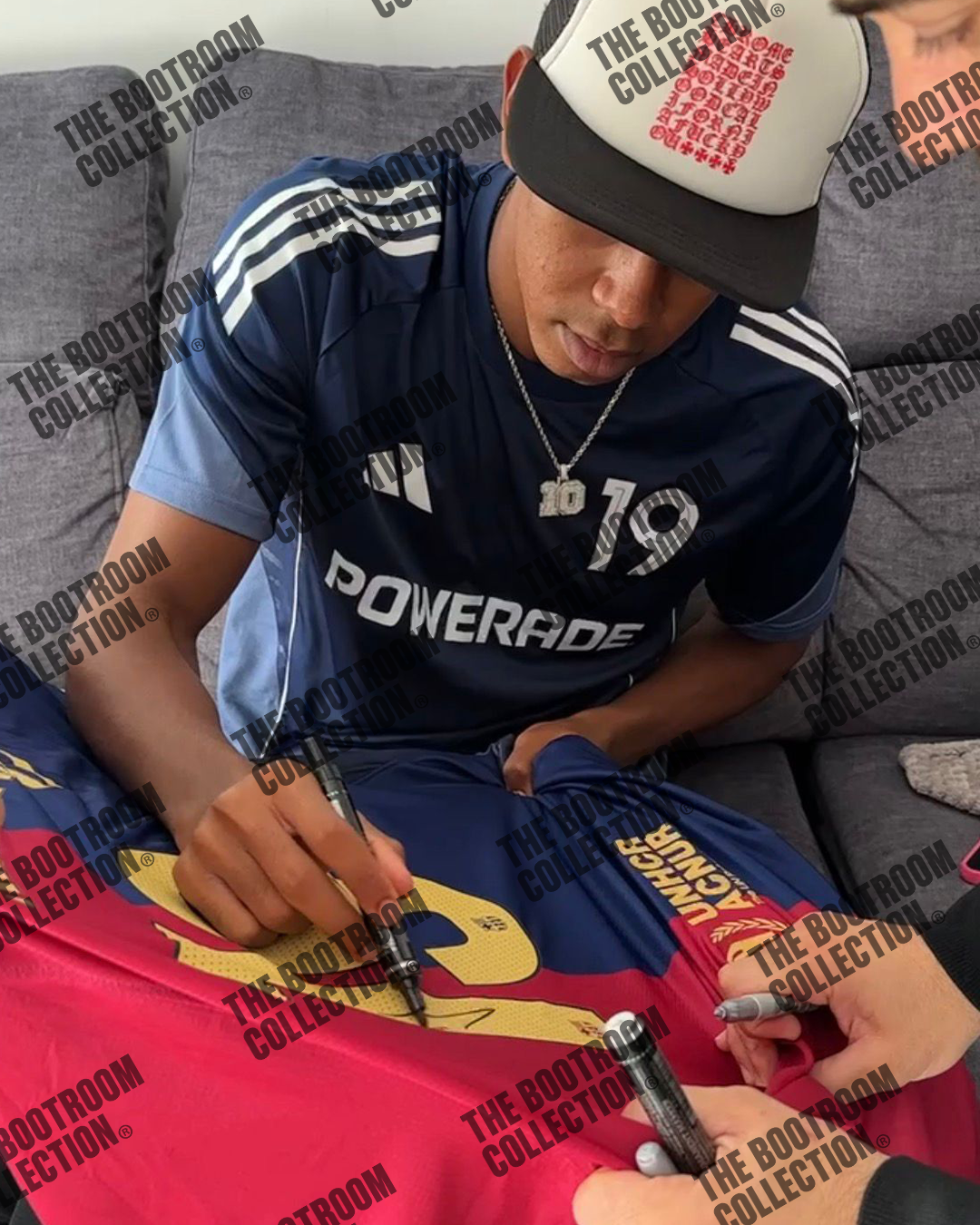 Lamine Yamal 19 Signed 2024-25 Barcelona Home Football Shirt (Boxed)