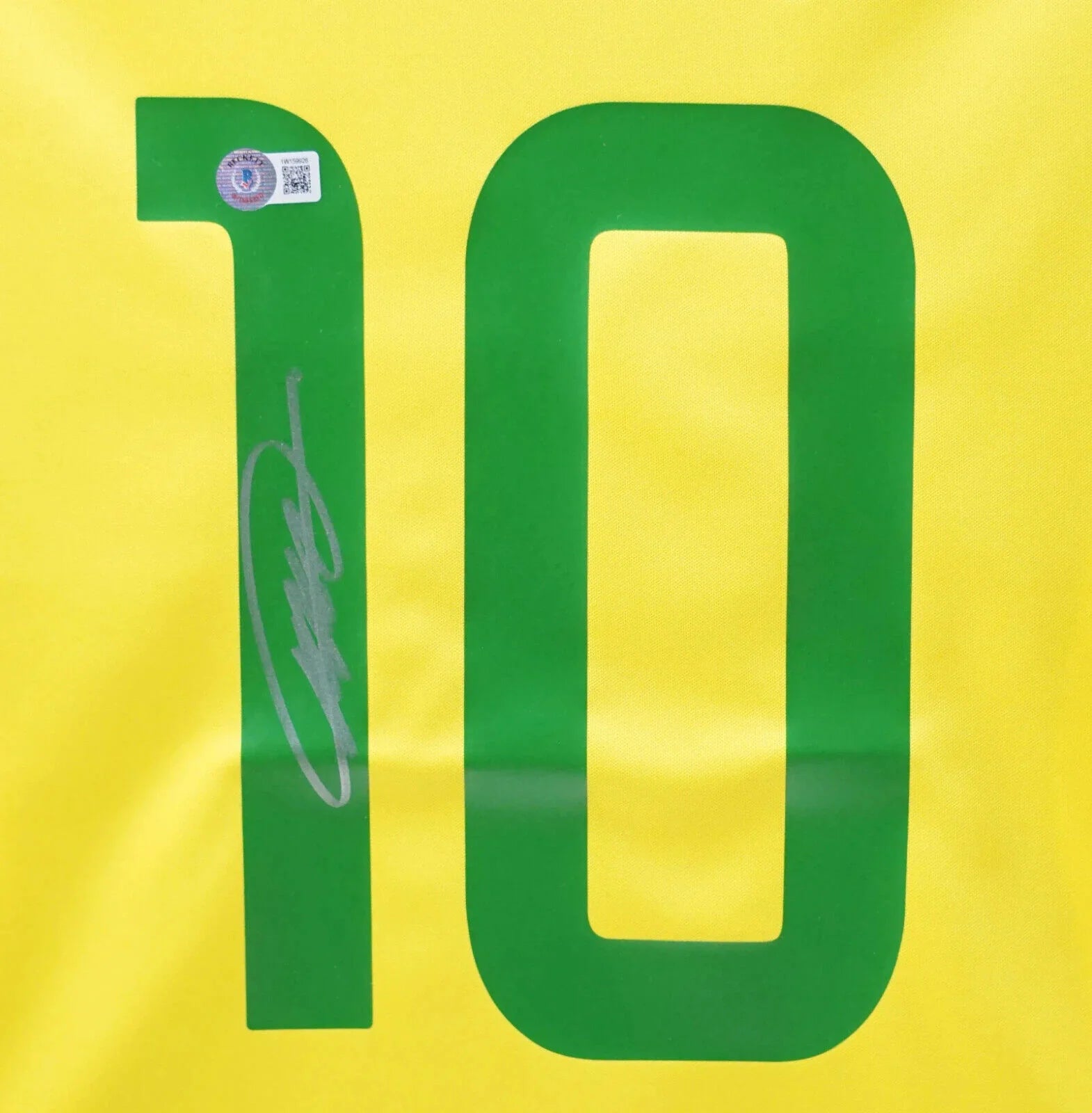 RICARDO KAKA SIGNED BRAZIL FC HOME SOCCER JERSEY #10 WITH BECKETT WITNESS